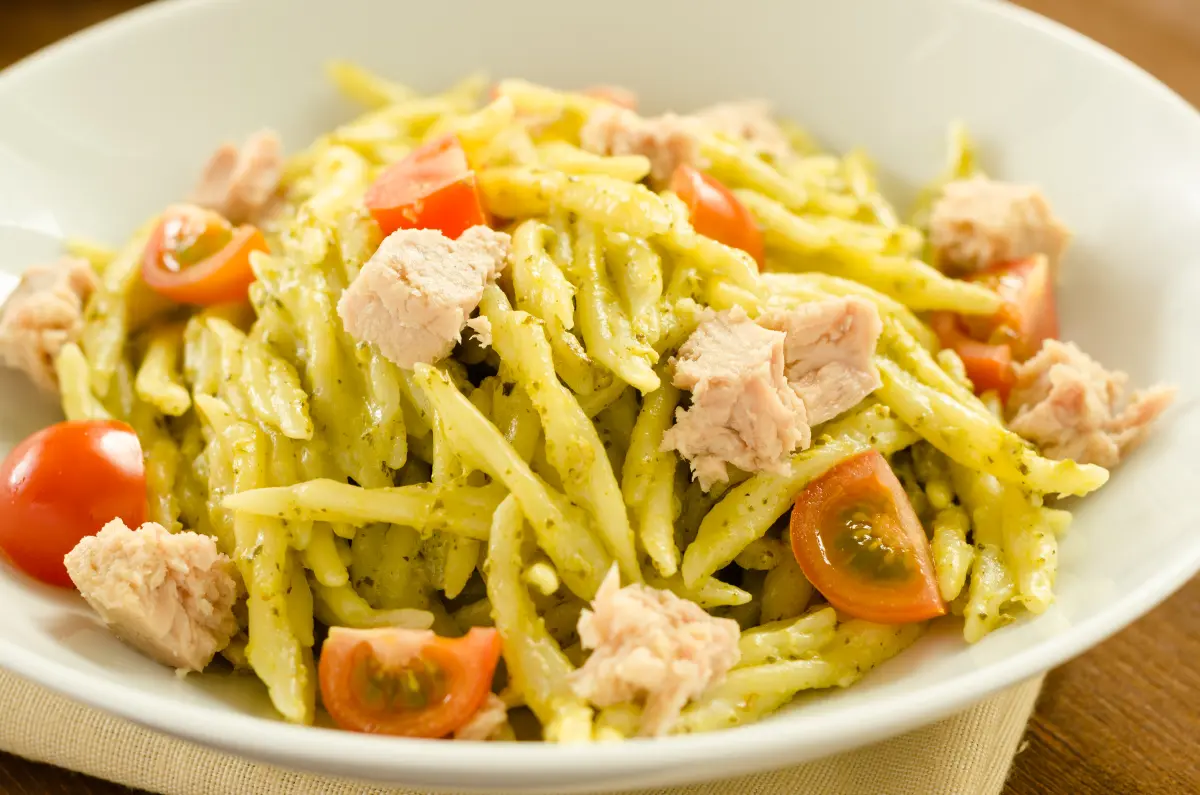 trofie_thunfisch_tomate_pesto_sauce trofie_thunfisch_tomate_pesto_sauce