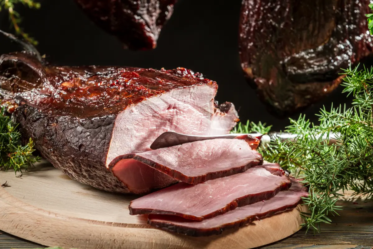 wacholder_schinken_gerauechert_zweige wacholder_schinken_gerauechert_zweige