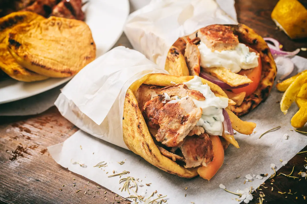 Gyros_wrap_Fladenbrot_gewickelt Gyros_wrap_Fladenbrot_gewickelt
