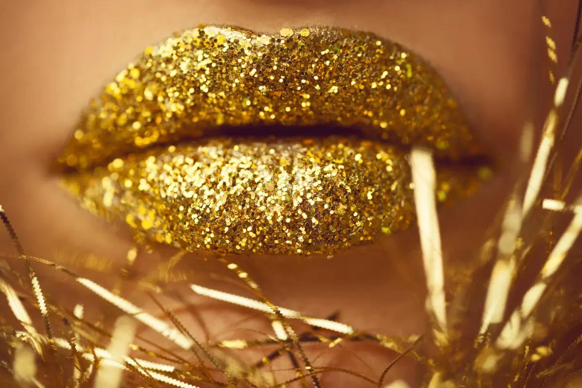 Goldene_Lippen_Blattgold Goldene_Lippen_Blattgold