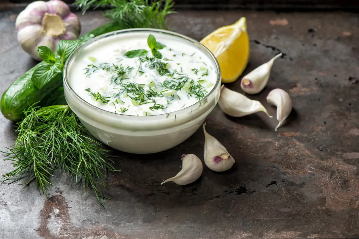 leindotteroel_tzatziki_sauce_knoblauch_dill_gurke_zitrone_minze