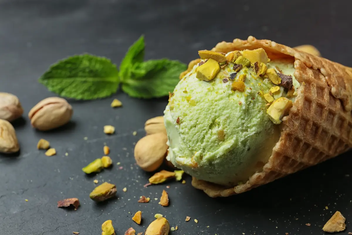 pistazie_pistazieneis_waffel_minze pistazie_pistazieneis_waffel_minze