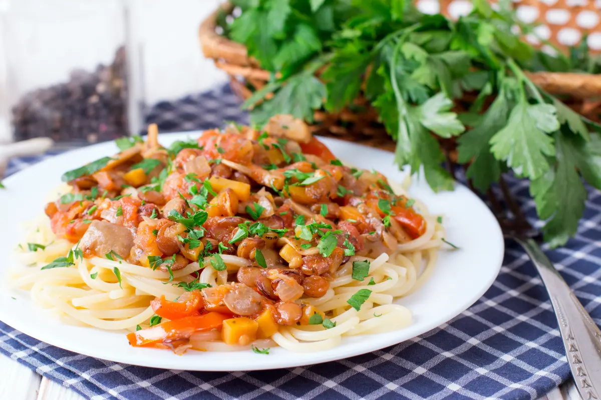 linsen_spaghetti_bolognese_rucola