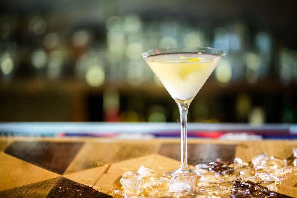 limoncello_martini_an_der_bar_ limoncello_martini_an_der_bar_