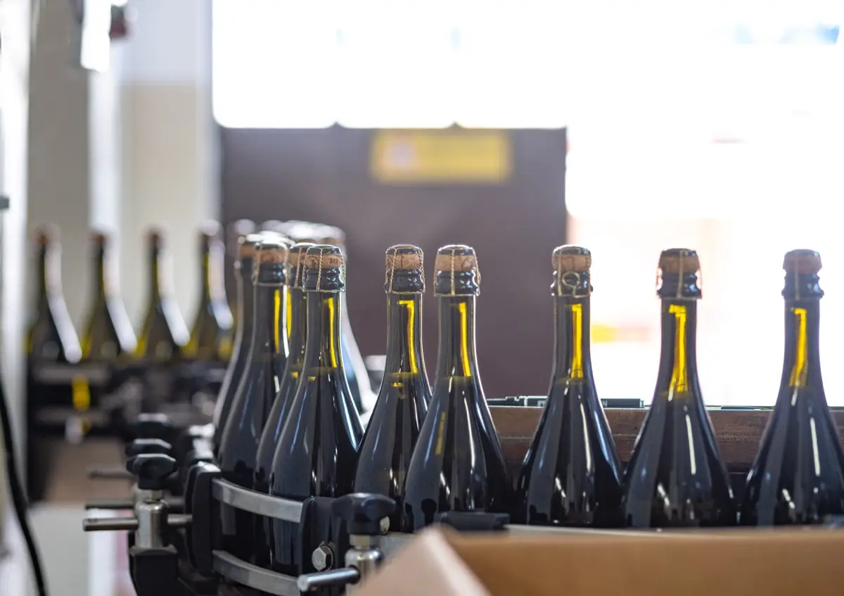 villa_perini_flaschen_strasse villa_perini_flaschen_strasse