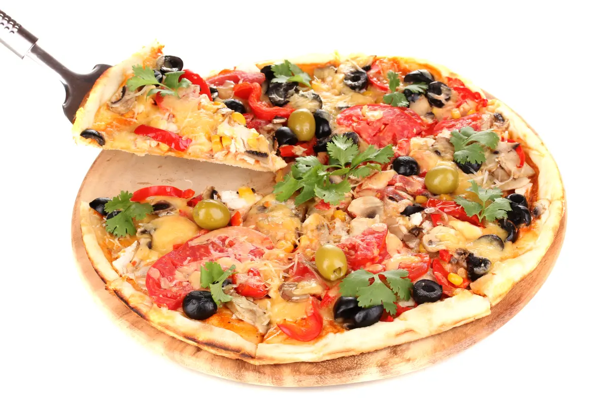 Tomate_olive_pizza_gemuese_huhn Tomate_olive_pizza_gemuese_huhn