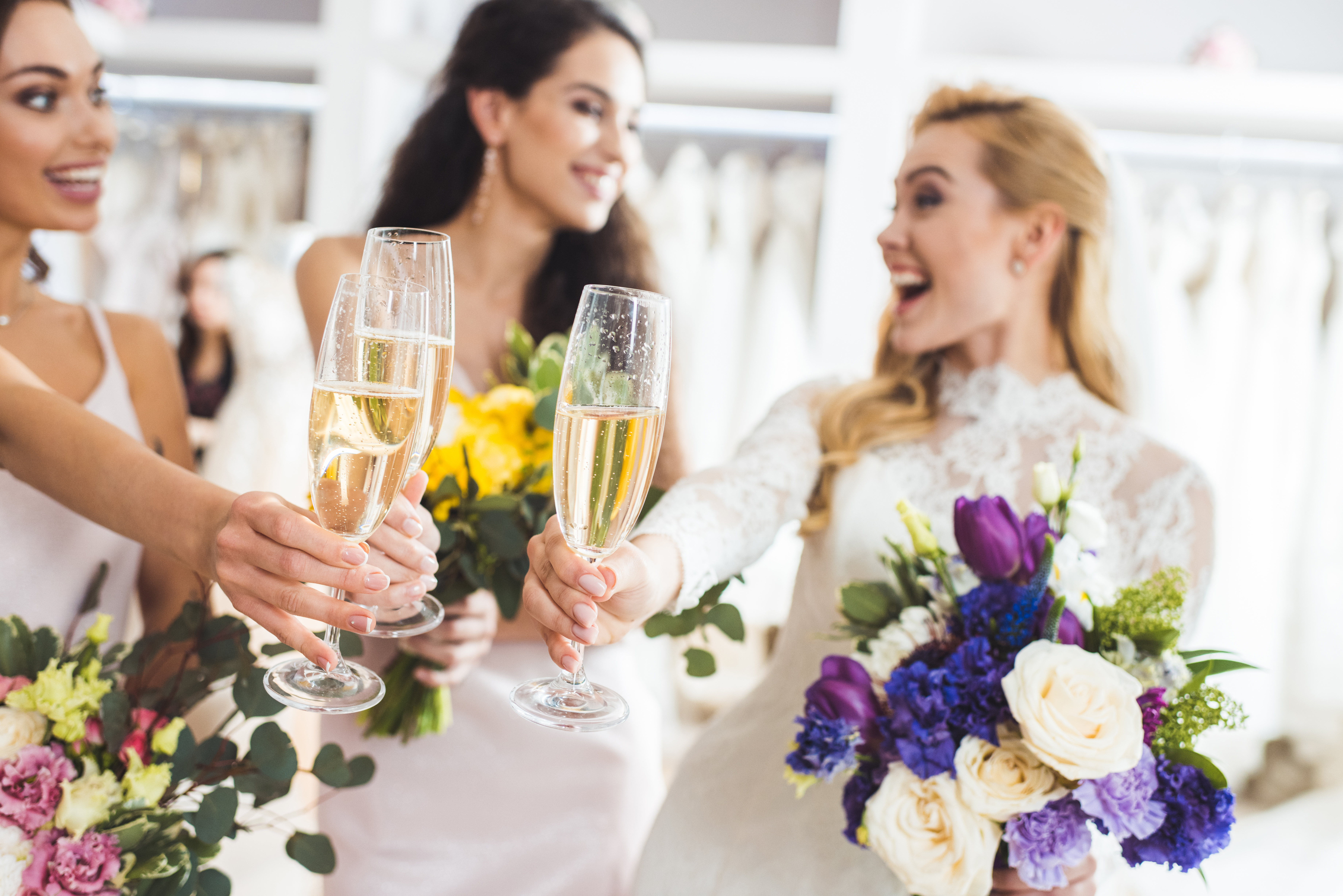 braut_brautjungfern_sekt_champagner_sekt_cremant_empfang