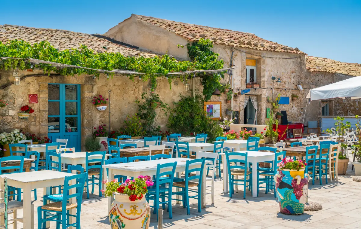 sizilien_dorf_restaurant_piazza sizilien_dorf_restaurant_piazza