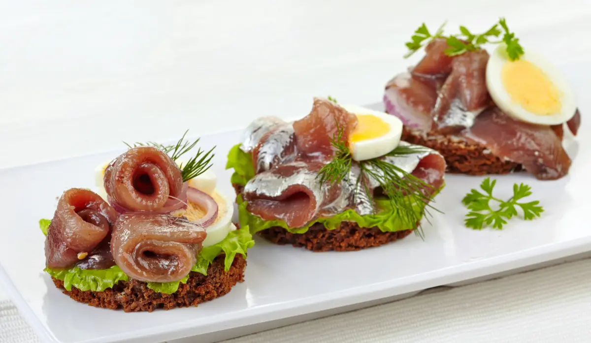 sardellen_pumpernickel_ei_dill sardellen_pumpernickel_ei_dill