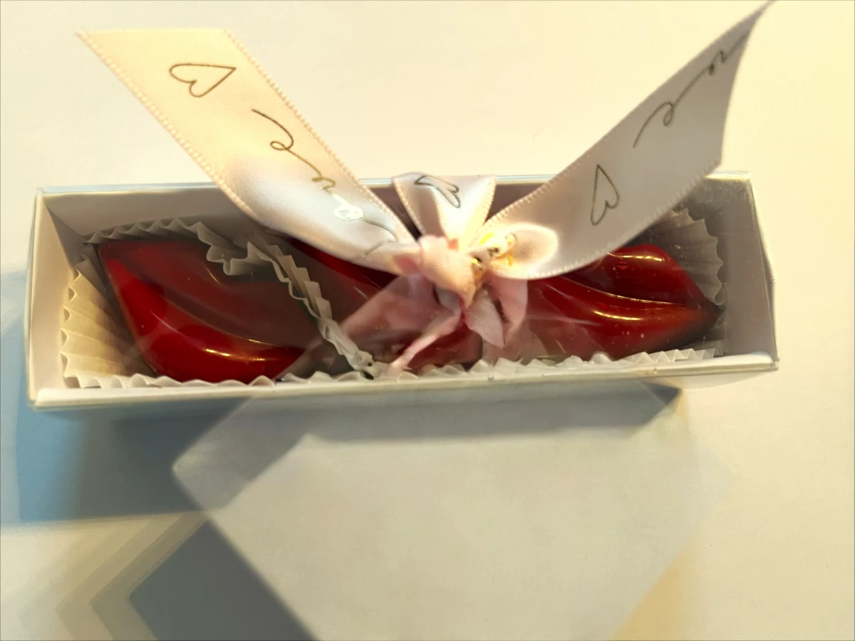 Chocolate Kisses Caramel | Love in a Box | 42 g | 3 Stück