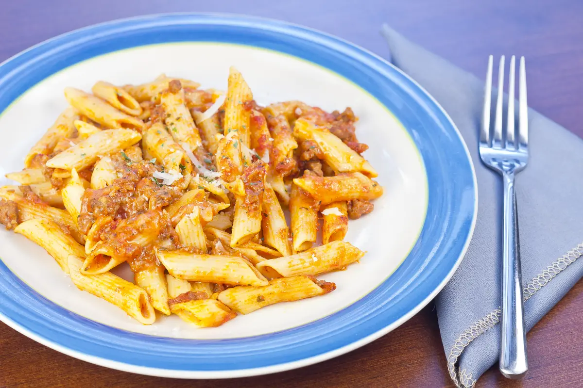 penne_hackfleischsauce_teller penne_hackfleischsauce_teller