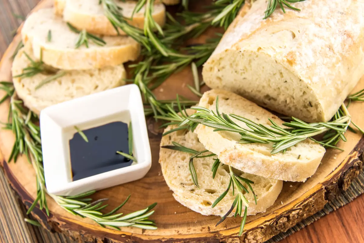 Balsamessig_trueffel_rosmarinbrot_olivenoel Balsamessig_trueffel_rosmarinbrot_olivenoel