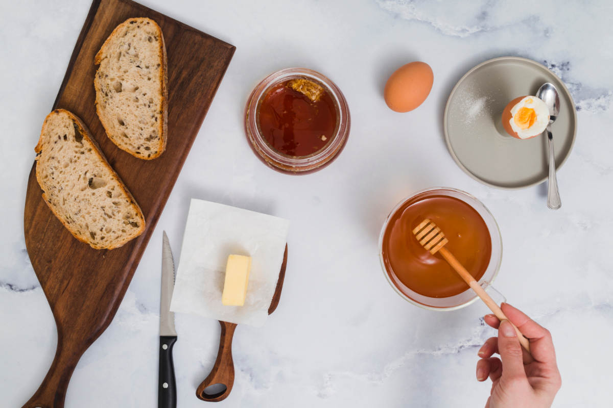 Die Vorteile der Verwendung eines Holz-Honiglöffels